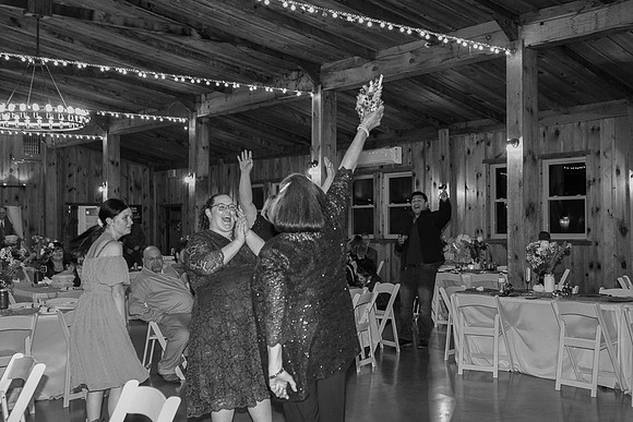 Bouquet Toss (13)
