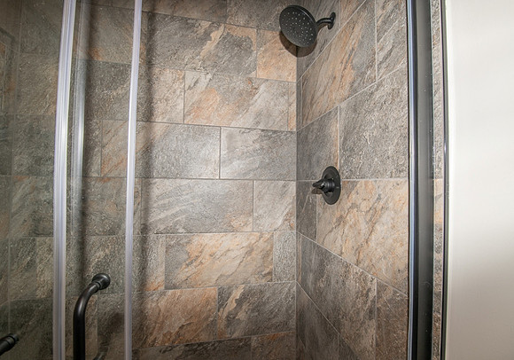 Bathroom 1 (4)
