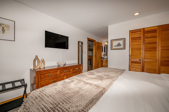 Bedroom 1 (4)