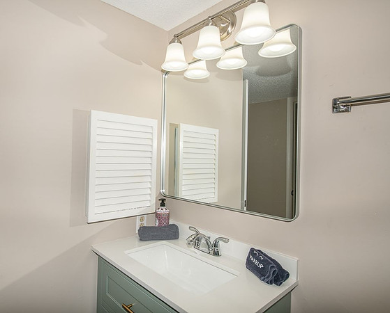Bathroom 1 (1)