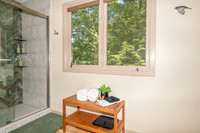 Bathroom 1 (1)