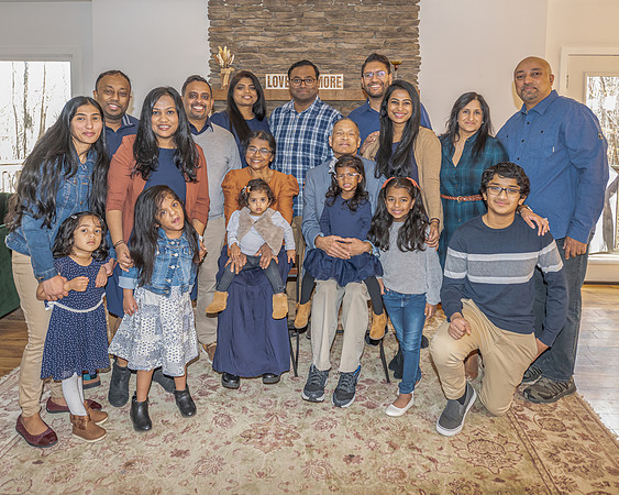 Teena Thomas Family 11.25 (7)
