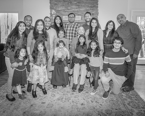 Teena Thomas Family 11.25 (6)
