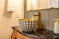 Bathroom 4 (2)