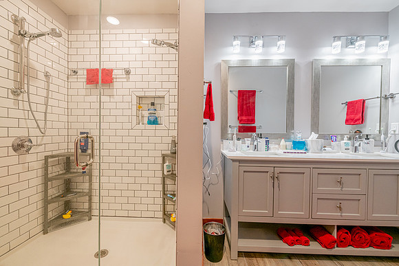 Bathroom 4 (3)
