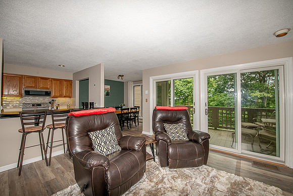Living Room (5)
