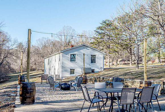 665 Tanbark Road