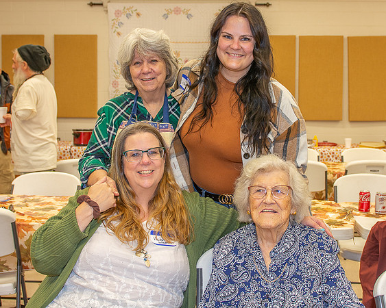 Buck Campbell Family Reunion + Cash, Angus, Mays, Maddox, Massie (111)