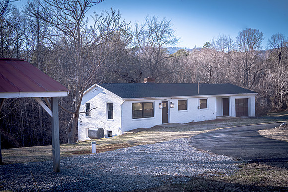 665 Tanbark Road