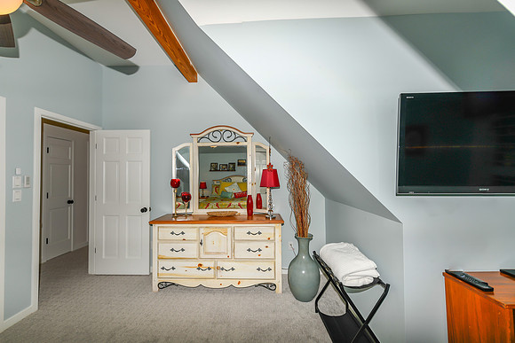 Bedroom 1 (2)