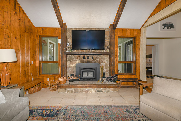 Living Room  (5)