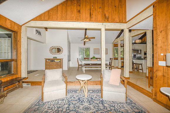 Living Room  (9)