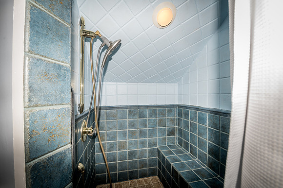 Bathroom 1  (3)