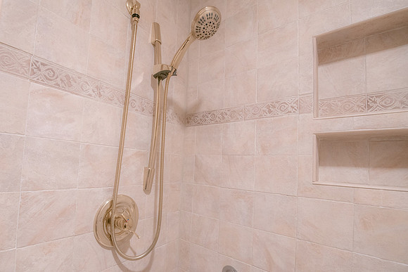 Bathroom 3  (12)