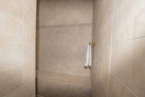 Bathroom 3  (13)