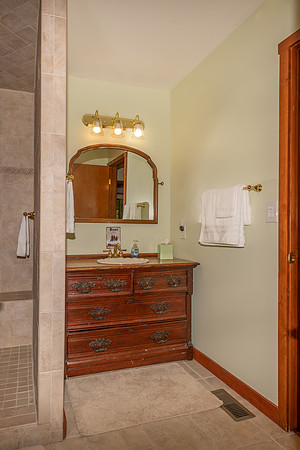Bathroom 3  (15)