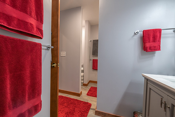 Bathroom 4  (2)