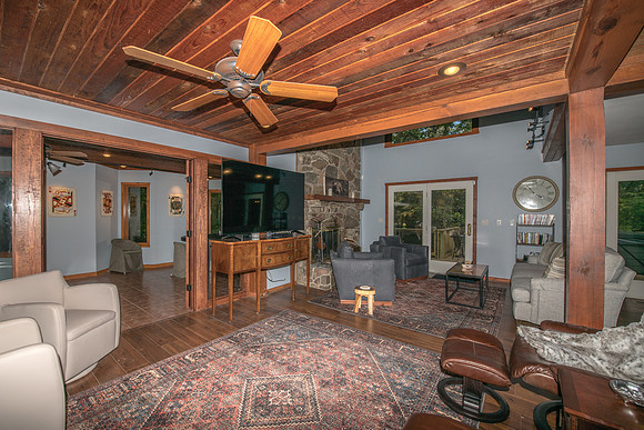 Living Room  (5)