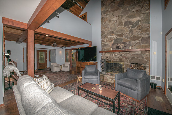 Living Room  (7)