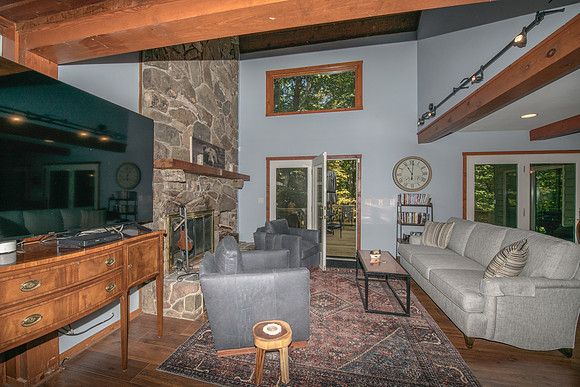 Living Room  (10)