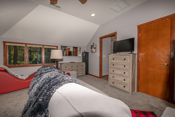 Master Bedroom   (7)