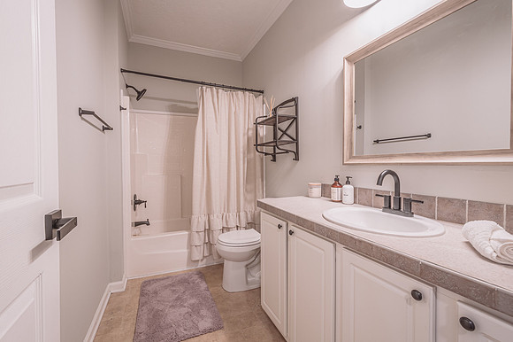 5060 Rockfish Valley Highway, Hall Bathroom (37)