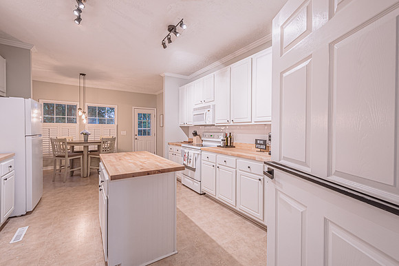 5060 Rockfish Valley Highway, Kitchen (5)