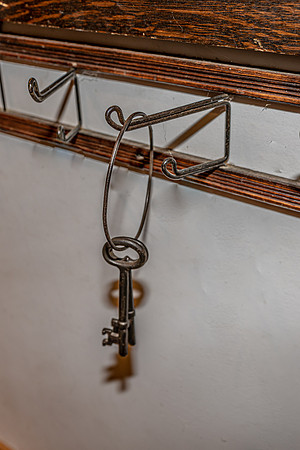 Details  (6)