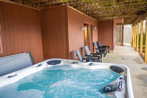 Hot Tub  (7)