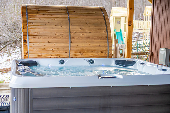 Hot Tub  (8)
