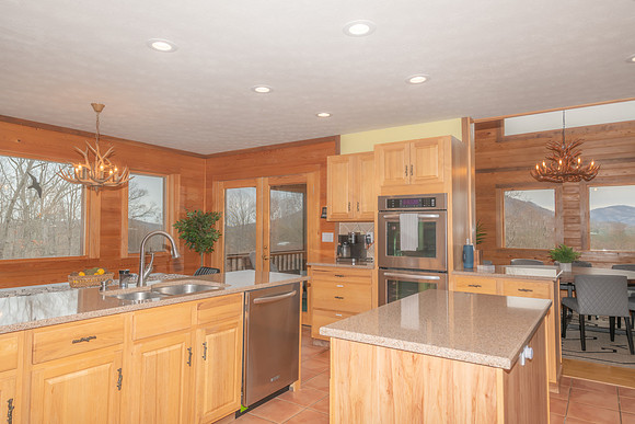 Kitchen  (2)