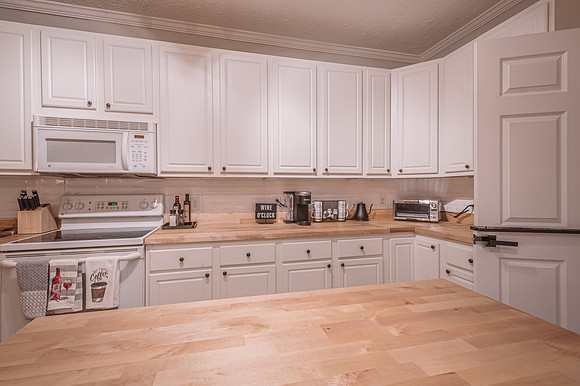 5060 Rockfish Valley Highway, Kitchen (2)