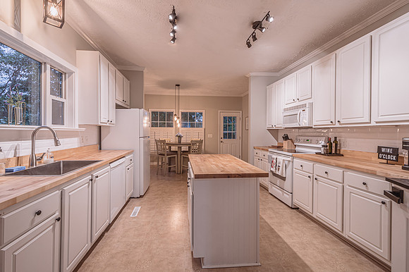 5060 Rockfish Valley Highway, Kitchen (3)