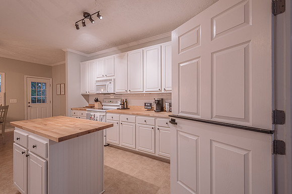 5060 Rockfish Valley Highway, Kitchen (6)