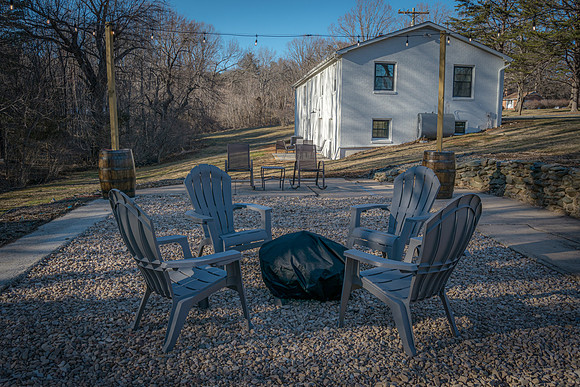 665 Tanbark Road