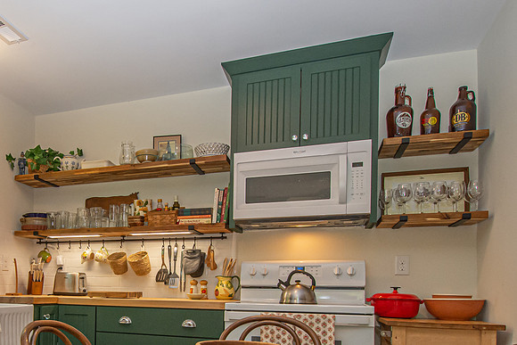 262 Oakcrest Lane, Nellysford, Virginia    (32)