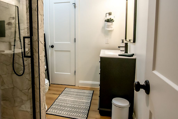 Bathroom 5 (3)