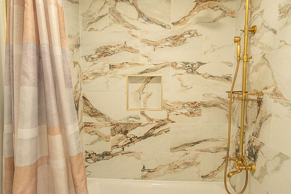 Bathroom 3 (3)