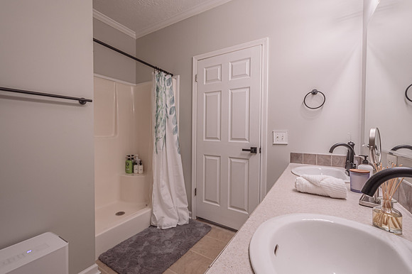 5060 Rockfish Valley Highway, Master Bath (2)