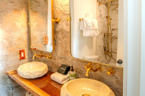 Bathroom 3 (2)