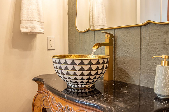 Bathroom 4 (2)
