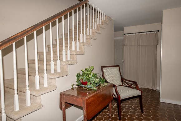 Front Foyer (6)