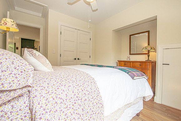 262 Oakcrest Lane, Nellysford, Virginia   (31)