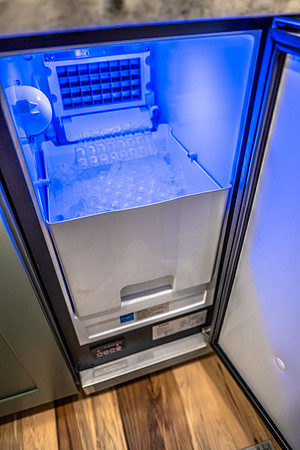 Coffee, Wine,IceAnd fridge Bar (5)