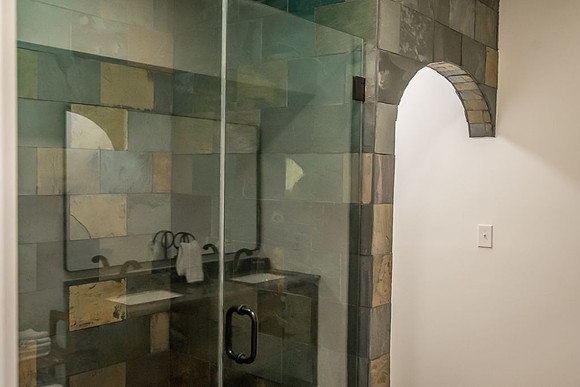 Bathroom 6 (3)