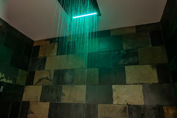 Bathroom 6 (2)