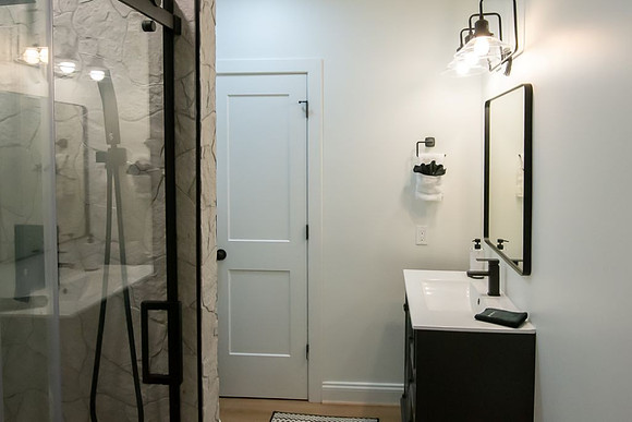 Bathroom 5 (1)